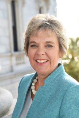 Marcia_Adams_L.jpg